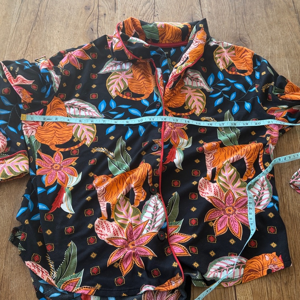 Room Service Tiger Floral Pajama Set XL - Picture 3 of 9